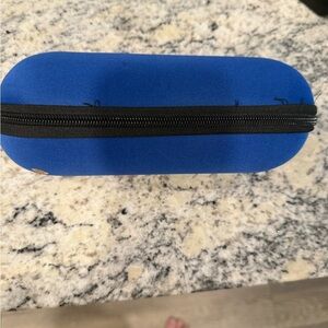 Vibrant Blue Zippered Pouch with smoking glass 
Unit